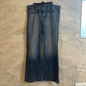7 For All Mankind brand jeans. Size 32. Inseam 33. Excellent condition.